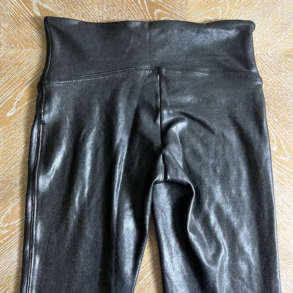 SPANX Faux Leather Leggings in Black S - Picture 9 of 10
